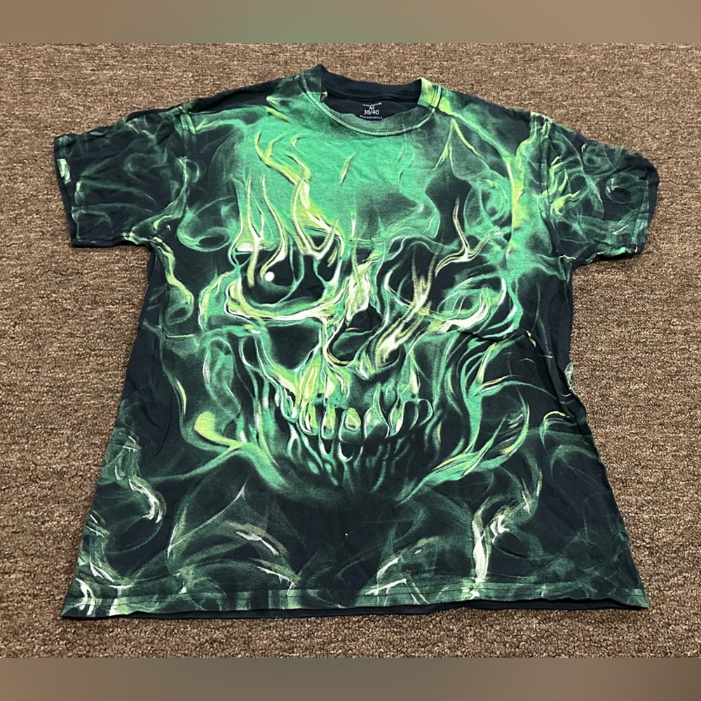Green Skull Graphic T-Shirt flames social media Sz M 38-40 Halloween grunge y2K